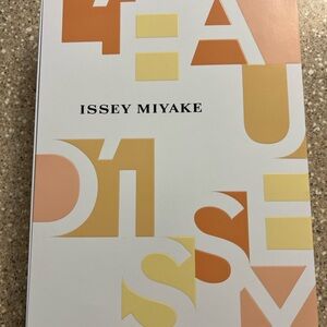 Issey Miyake

L'Eau d'Issey Eau de Toilette 3-Piece Gift Set